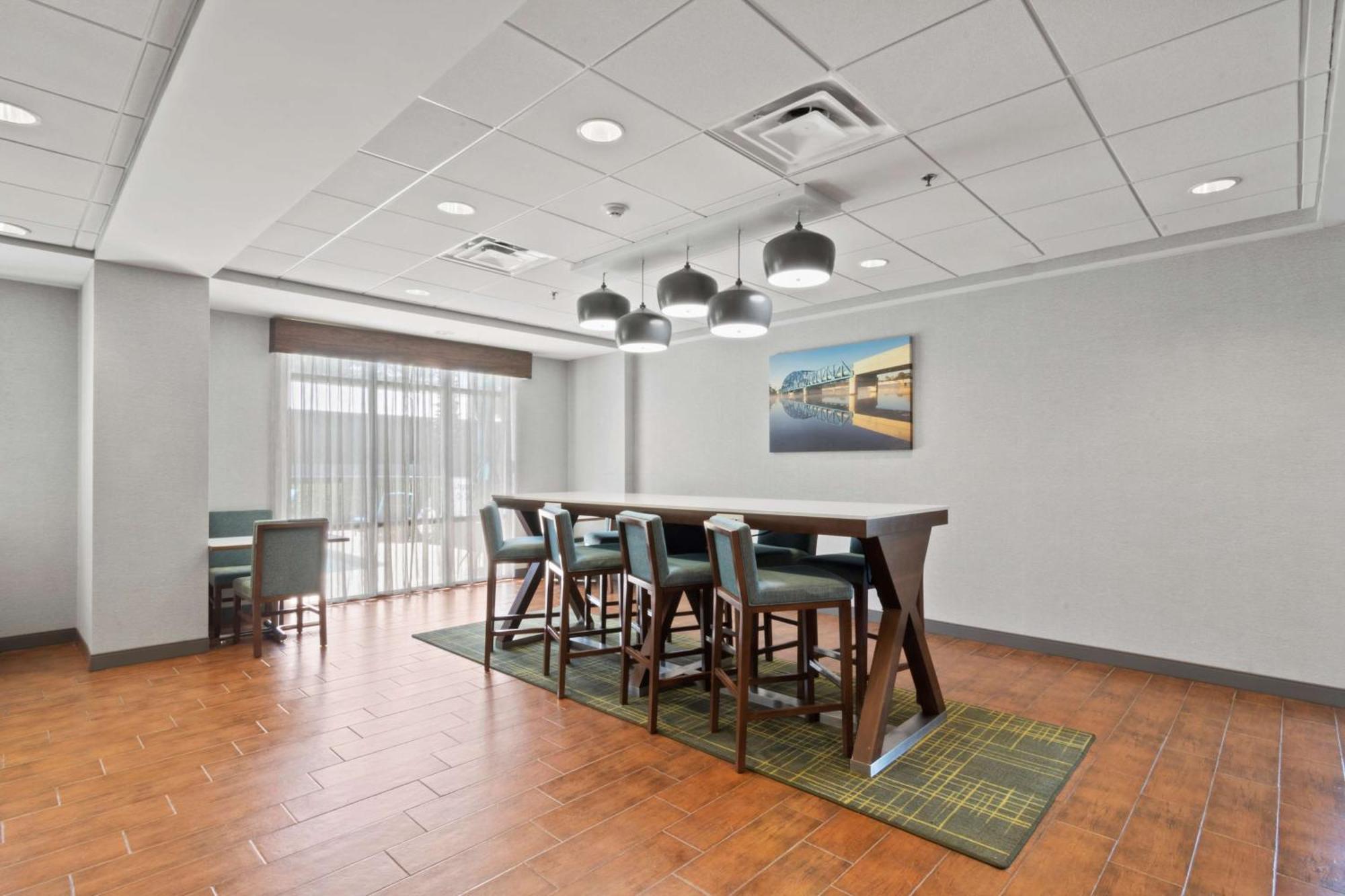 Hampton Inn Kingsland Bagian luar foto